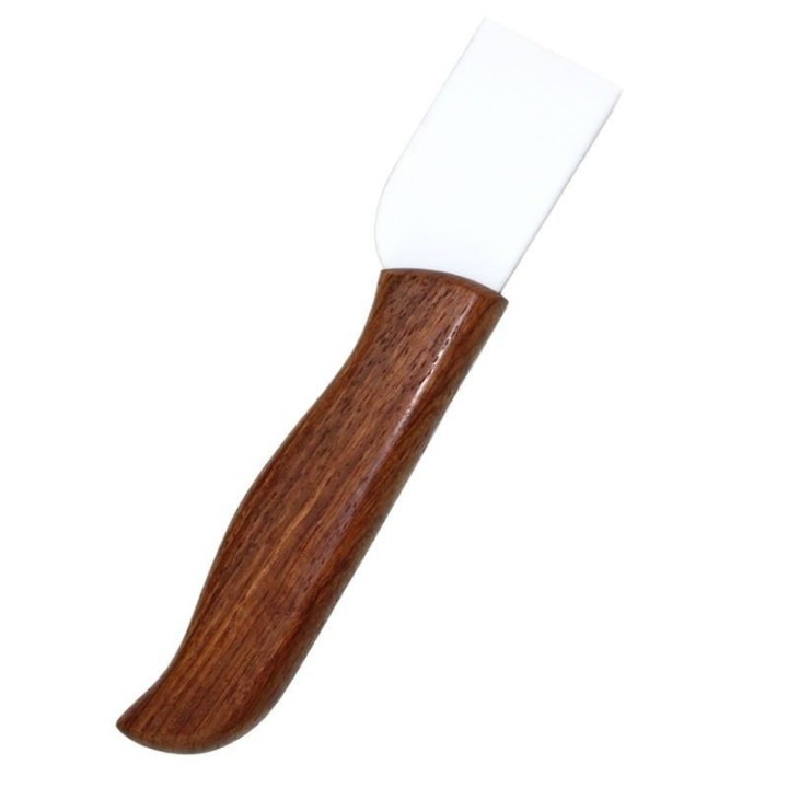 Couteau céramique pour parer le cuir