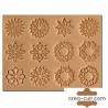 Lot de 12 matoirs 3D géométriques d'environ 13x13 mm avec leur manche, aux formes carrées, rondes, triangles, cœur et croix.
