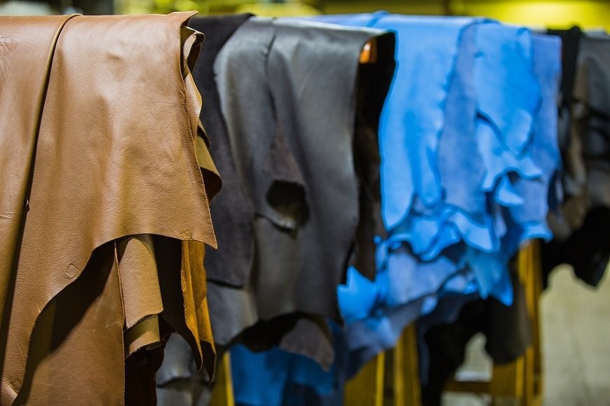 Bien choisir son cuir : Guide complet pour des créations impeccables